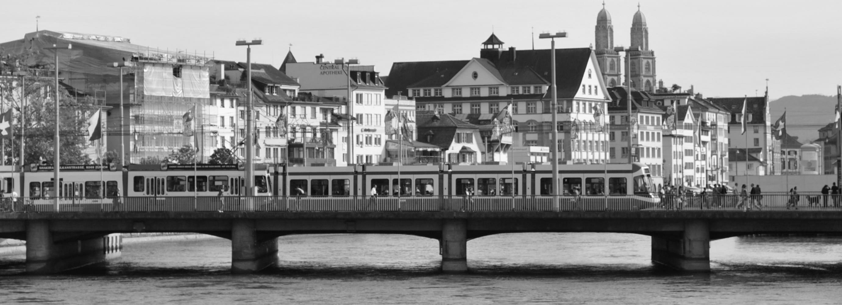 04_bahnhof_bruecke.jpg